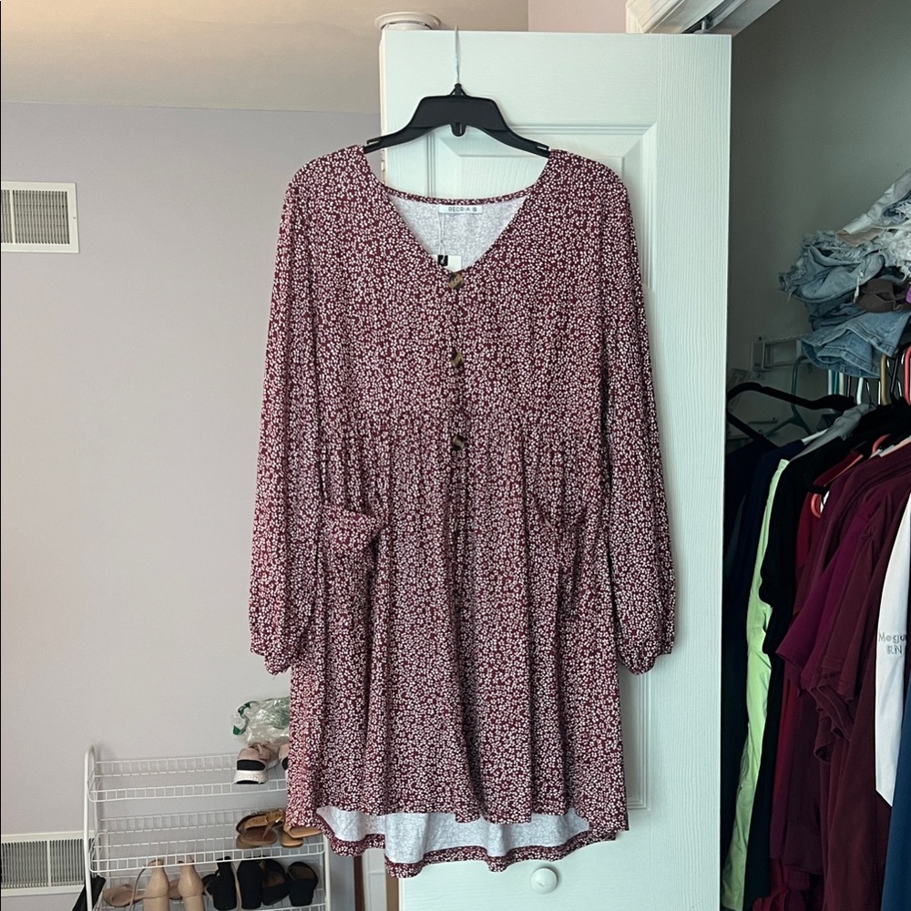 ReoRia Long Sleeve Floral Dress in Burgundy never worn and NWT